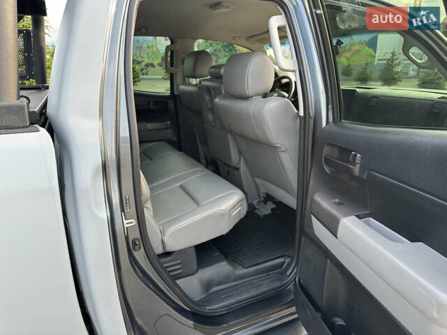 Серый Тойота Тундра, объемом двигателя 4.61 л и пробегом 155 тыс. км за 17900 $, фото 14 на Automoto.ua