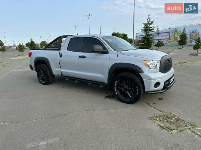 Серый Тойота Тундра, объемом двигателя 4.61 л и пробегом 155 тыс. км за 17900 $, фото 6 на Automoto.ua