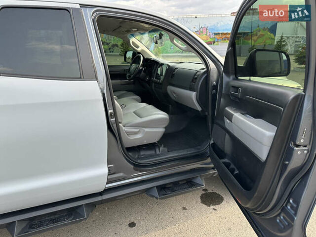 Серый Тойота Тундра, объемом двигателя 4.61 л и пробегом 155 тыс. км за 17900 $, фото 15 на Automoto.ua