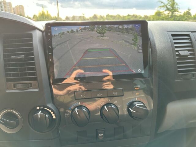 Серый Тойота Тундра, объемом двигателя 4.6 л и пробегом 155 тыс. км за 17900 $, фото 6 на Automoto.ua