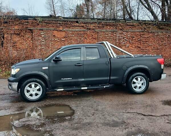 Серый Тойота Тундра, объемом двигателя 5.66 л и пробегом 190 тыс. км за 19900 $, фото 1 на Automoto.ua