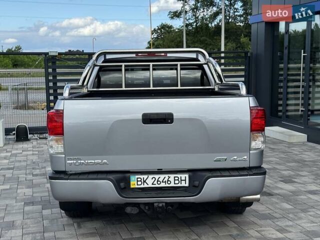 Серый Тойота Тундра, объемом двигателя 5.7 л и пробегом 120 тыс. км за 22900 $, фото 11 на Automoto.ua