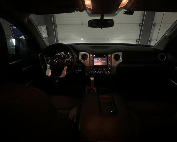 Серый Тойота Тундра, объемом двигателя 5.66 л и пробегом 61 тыс. км за 32500 $, фото 14 на Automoto.ua