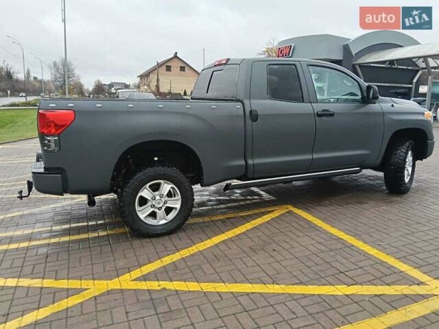 Серый Тойота Тундра, объемом двигателя 5.66 л и пробегом 95 тыс. км за 28350 $, фото 5 на Automoto.ua