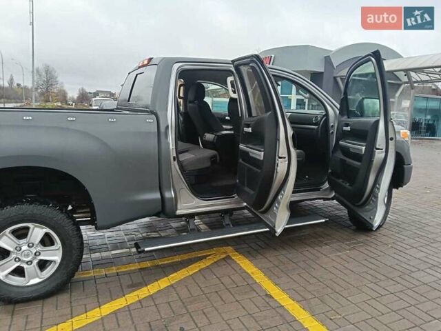 Серый Тойота Тундра, объемом двигателя 5.66 л и пробегом 95 тыс. км за 28350 $, фото 12 на Automoto.ua