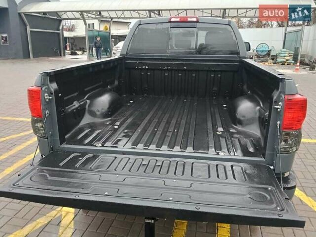 Серый Тойота Тундра, объемом двигателя 5.66 л и пробегом 95 тыс. км за 28350 $, фото 10 на Automoto.ua
