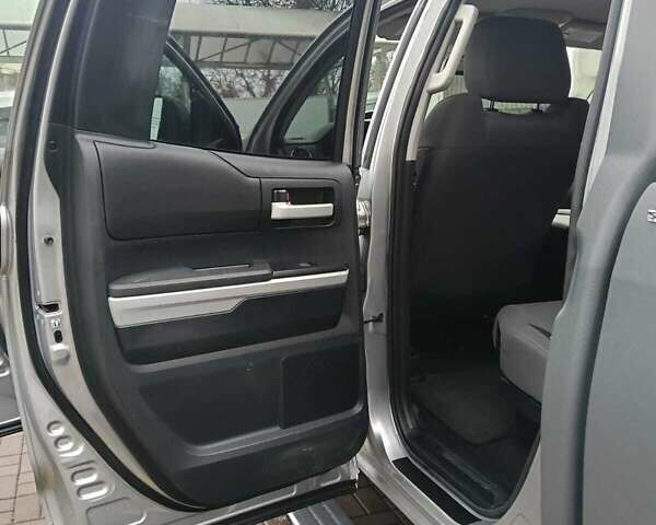 Серый Тойота Тундра, объемом двигателя 5.66 л и пробегом 95 тыс. км за 28350 $, фото 18 на Automoto.ua