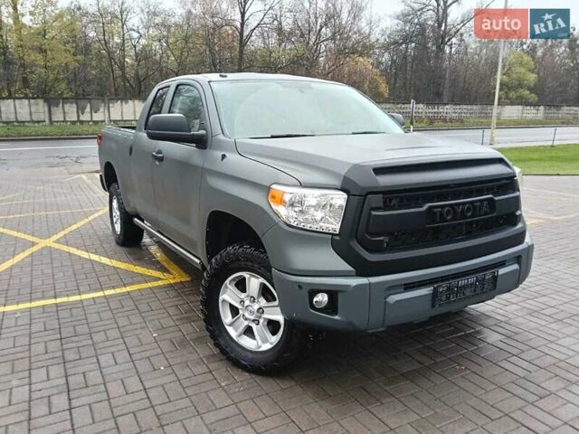 Серый Тойота Тундра, объемом двигателя 5.66 л и пробегом 95 тыс. км за 28350 $, фото 7 на Automoto.ua