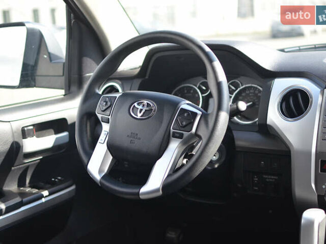 Сірий Тойота Тундра, об'ємом двигуна 5.7 л та пробігом 27 тис. км за 23490 $, фото 14 на Automoto.ua