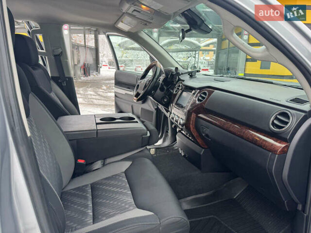 Сірий Тойота Тундра, об'ємом двигуна 5.7 л та пробігом 91 тис. км за 35000 $, фото 9 на Automoto.ua