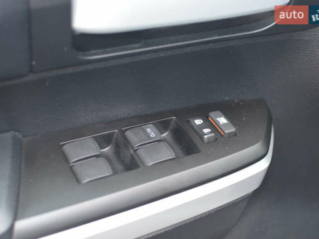 Сірий Тойота Тундра, об'ємом двигуна 5.7 л та пробігом 27 тис. км за 23490 $, фото 17 на Automoto.ua