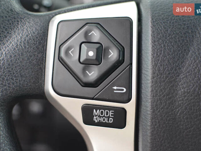 Сірий Тойота Тундра, об'ємом двигуна 5.7 л та пробігом 27 тис. км за 23490 $, фото 19 на Automoto.ua