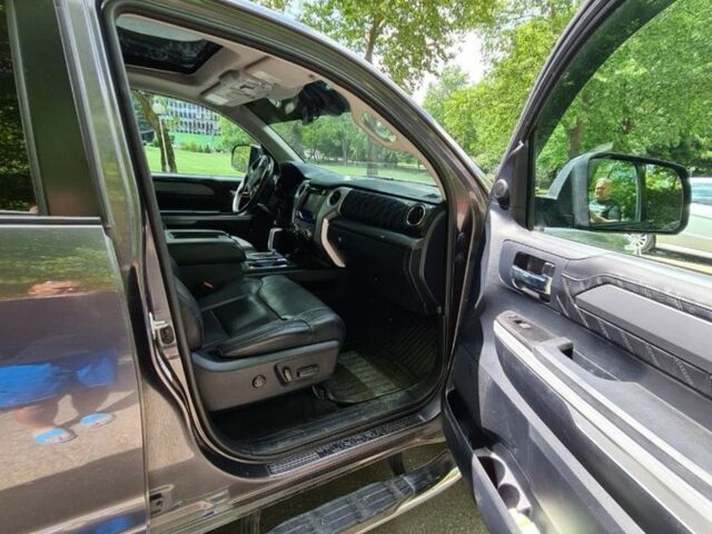 Серый Тойота Тундра, объемом двигателя 5.7 л и пробегом 98 тыс. км за 57000 $, фото 14 на Automoto.ua