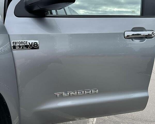 Серый Тойота Тундра, объемом двигателя 5.7 л и пробегом 130 тыс. км за 37500 $, фото 7 на Automoto.ua