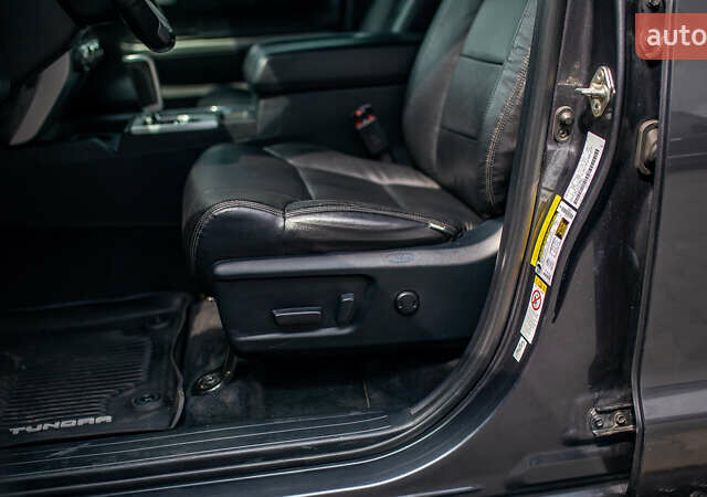 Серый Тойота Тундра, объемом двигателя 5.66 л и пробегом 115 тыс. км за 42500 $, фото 65 на Automoto.ua