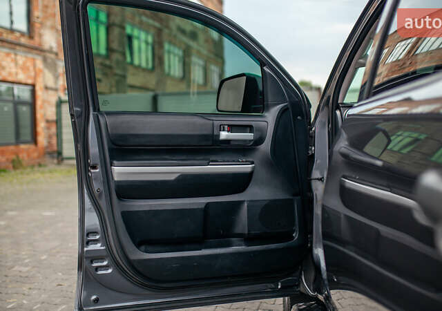 Серый Тойота Тундра, объемом двигателя 5.66 л и пробегом 115 тыс. км за 42500 $, фото 60 на Automoto.ua