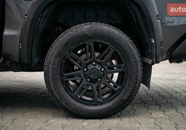 Серый Тойота Тундра, объемом двигателя 5.66 л и пробегом 115 тыс. км за 42500 $, фото 7 на Automoto.ua