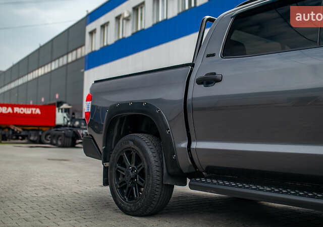 Серый Тойота Тундра, объемом двигателя 5.66 л и пробегом 115 тыс. км за 42500 $, фото 14 на Automoto.ua