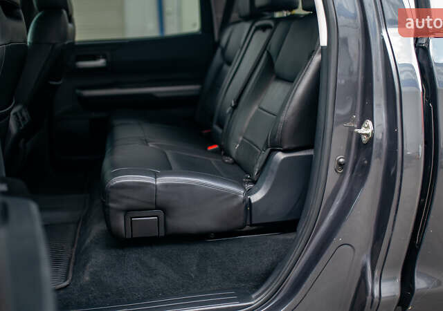 Серый Тойота Тундра, объемом двигателя 5.66 л и пробегом 115 тыс. км за 42500 $, фото 72 на Automoto.ua