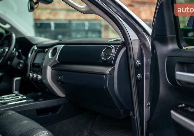 Серый Тойота Тундра, объемом двигателя 5.66 л и пробегом 115 тыс. км за 42500 $, фото 42 на Automoto.ua