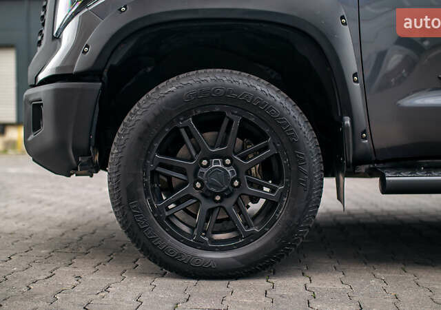 Серый Тойота Тундра, объемом двигателя 5.66 л и пробегом 115 тыс. км за 42500 $, фото 2 на Automoto.ua