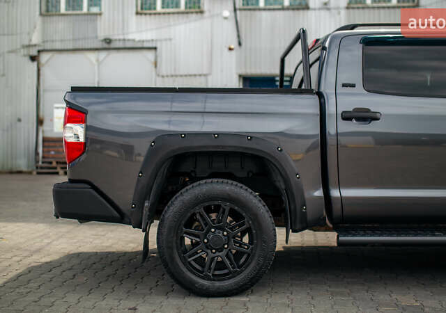 Серый Тойота Тундра, объемом двигателя 5.66 л и пробегом 115 тыс. км за 42500 $, фото 12 на Automoto.ua