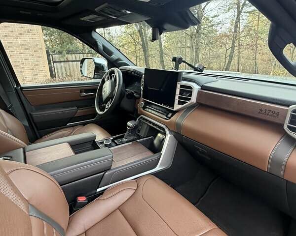 Серый Тойота Тундра, объемом двигателя 3.45 л и пробегом 32 тыс. км за 69900 $, фото 35 на Automoto.ua