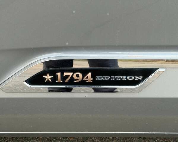 Серый Тойота Тундра, объемом двигателя 3.45 л и пробегом 32 тыс. км за 69900 $, фото 16 на Automoto.ua