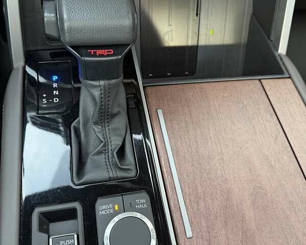 Серый Тойота Тундра, объемом двигателя 3.45 л и пробегом 32 тыс. км за 69900 $, фото 49 на Automoto.ua