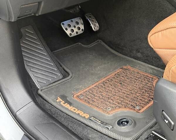 Серый Тойота Тундра, объемом двигателя 3.45 л и пробегом 32 тыс. км за 69900 $, фото 55 на Automoto.ua