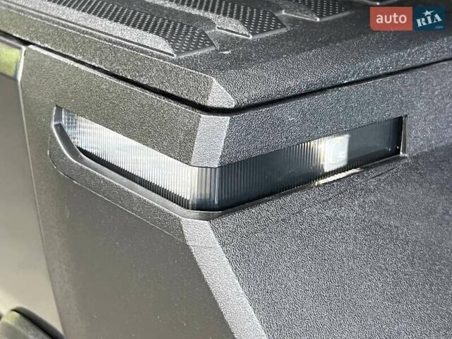 Серый Тойота Тундра, объемом двигателя 3.45 л и пробегом 8 тыс. км за 110000 $, фото 26 на Automoto.ua