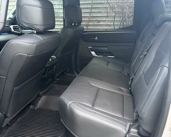 Серый Тойота Тундра, объемом двигателя 3.45 л и пробегом 4 тыс. км за 92000 $, фото 32 на Automoto.ua