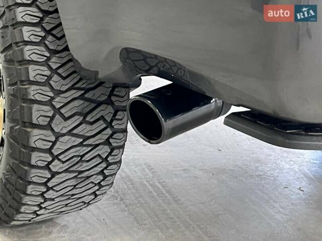 Серый Тойота Тундра, объемом двигателя 3.45 л и пробегом 8 тыс. км за 110000 $, фото 5 на Automoto.ua