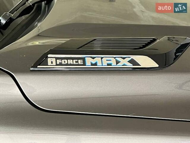 Серый Тойота Тундра, объемом двигателя 3.45 л и пробегом 8 тыс. км за 110000 $, фото 10 на Automoto.ua