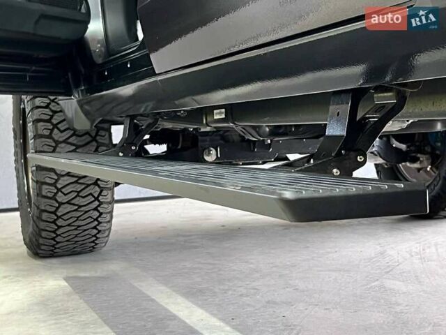 Серый Тойота Тундра, объемом двигателя 3.45 л и пробегом 8 тыс. км за 110000 $, фото 18 на Automoto.ua