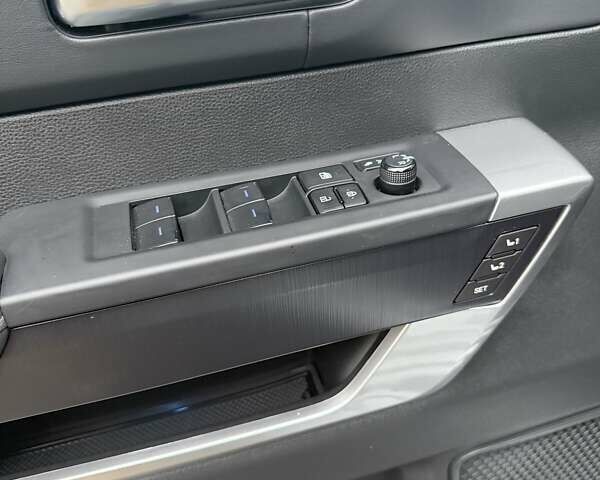 Серый Тойота Тундра, объемом двигателя 3.45 л и пробегом 4 тыс. км за 92000 $, фото 20 на Automoto.ua