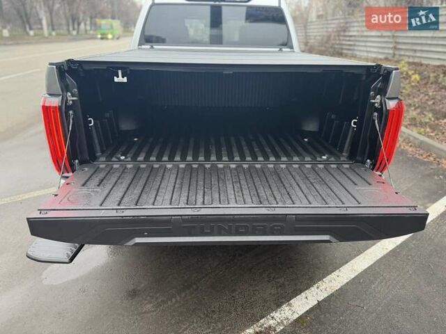 Серый Тойота Тундра, объемом двигателя 3.45 л и пробегом 4 тыс. км за 92000 $, фото 8 на Automoto.ua