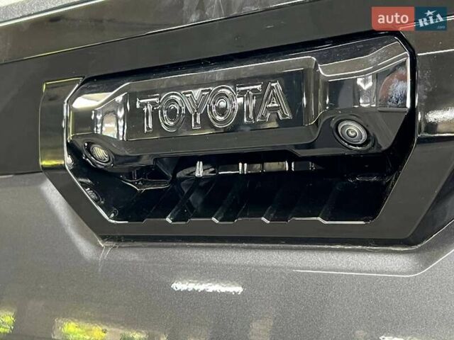 Серый Тойота Тундра, объемом двигателя 3.45 л и пробегом 8 тыс. км за 110000 $, фото 25 на Automoto.ua