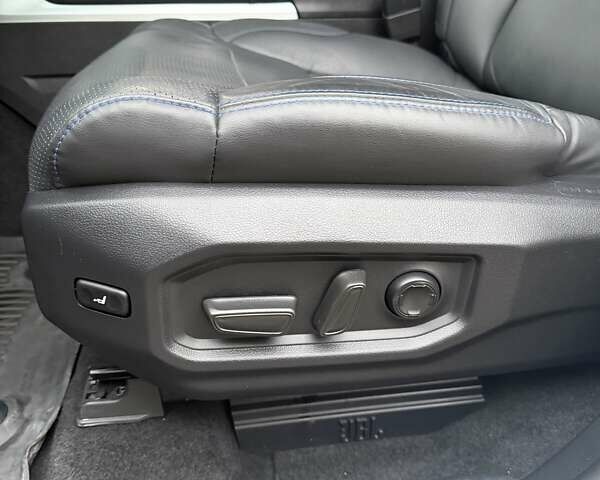 Серый Тойота Тундра, объемом двигателя 3.45 л и пробегом 4 тыс. км за 92000 $, фото 22 на Automoto.ua