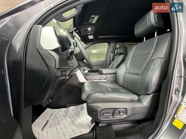 Серый Тойота Тундра, объемом двигателя 3.45 л и пробегом 8 тыс. км за 110000 $, фото 40 на Automoto.ua