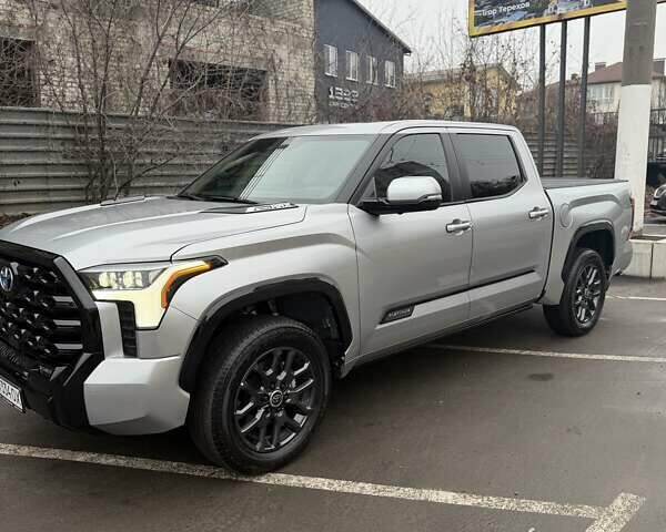 Серый Тойота Тундра, объемом двигателя 3.45 л и пробегом 4 тыс. км за 92000 $, фото 3 на Automoto.ua