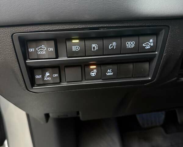 Серый Тойота Тундра, объемом двигателя 3.45 л и пробегом 4 тыс. км за 92000 $, фото 18 на Automoto.ua