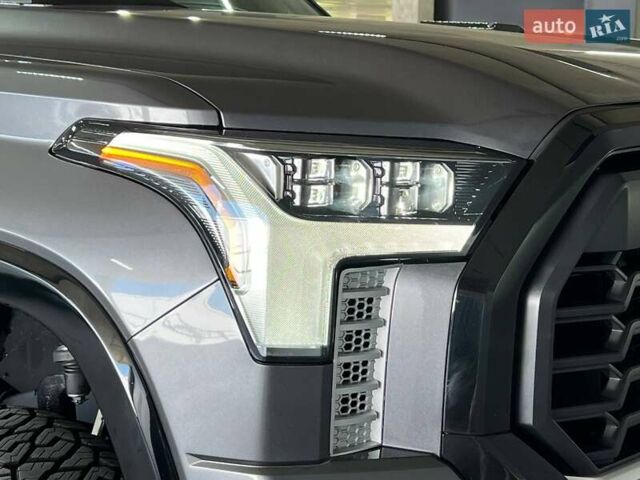 Серый Тойота Тундра, объемом двигателя 3.45 л и пробегом 8 тыс. км за 110000 $, фото 11 на Automoto.ua