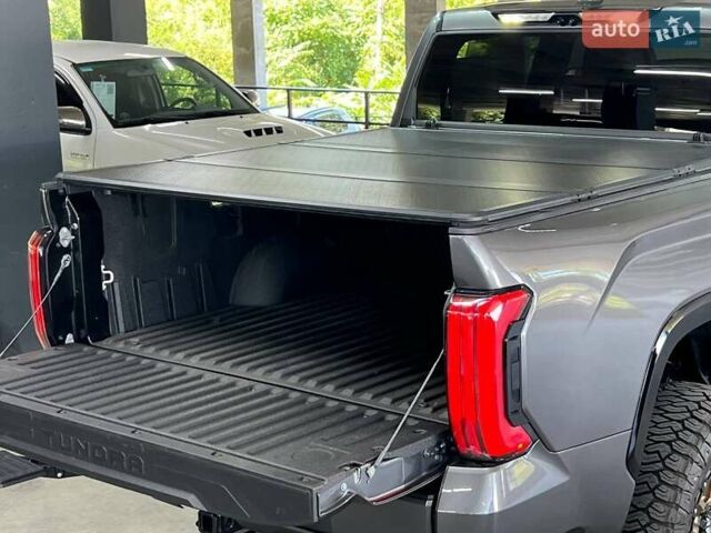 Серый Тойота Тундра, объемом двигателя 3.45 л и пробегом 8 тыс. км за 110000 $, фото 24 на Automoto.ua