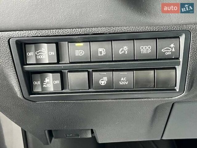 Серый Тойота Тундра, объемом двигателя 3.45 л и пробегом 8 тыс. км за 110000 $, фото 49 на Automoto.ua