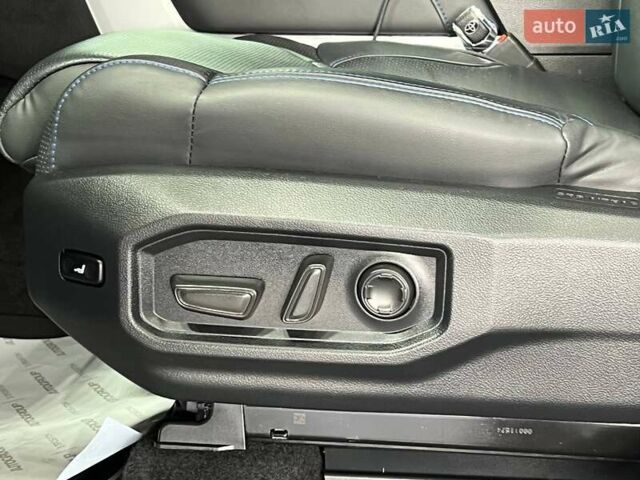 Серый Тойота Тундра, объемом двигателя 3.45 л и пробегом 8 тыс. км за 110000 $, фото 37 на Automoto.ua