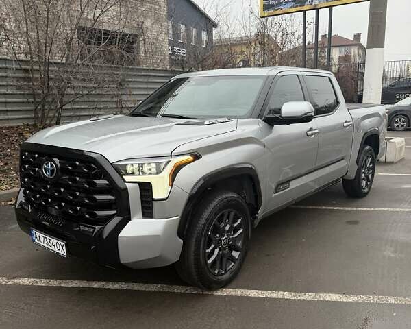 Серый Тойота Тундра, объемом двигателя 3.45 л и пробегом 4 тыс. км за 92000 $, фото 1 на Automoto.ua