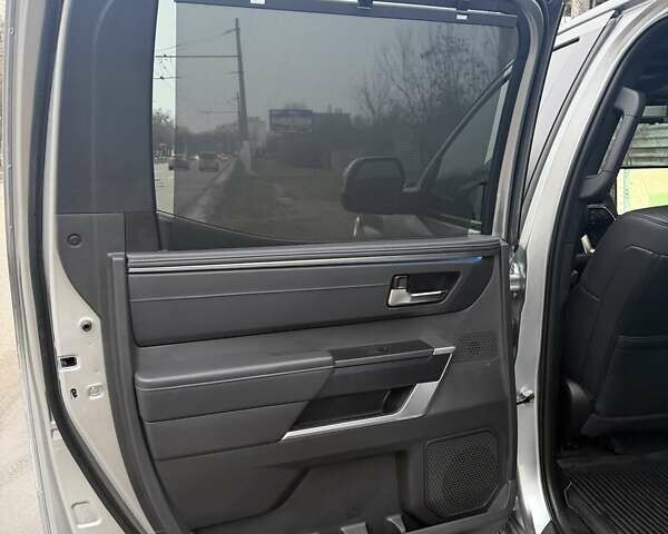 Серый Тойота Тундра, объемом двигателя 3.45 л и пробегом 4 тыс. км за 92000 $, фото 29 на Automoto.ua