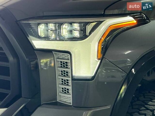 Серый Тойота Тундра, объемом двигателя 3.45 л и пробегом 8 тыс. км за 110000 $, фото 12 на Automoto.ua