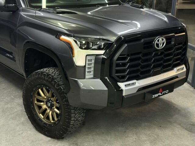 Серый Тойота Тундра, объемом двигателя 3.5 л и пробегом 8 тыс. км за 100500 $, фото 1 на Automoto.ua